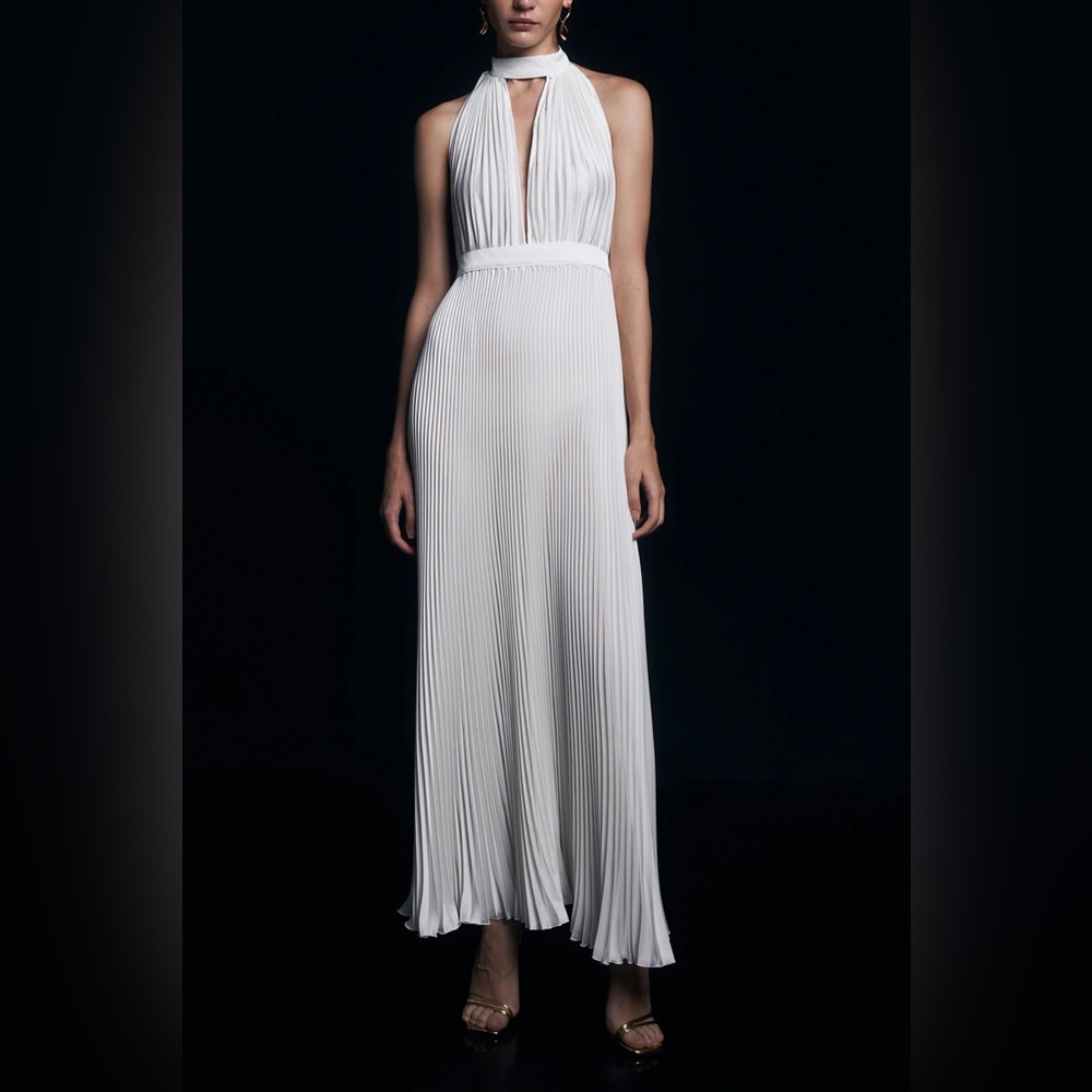 L’idee chateau gown - Picture 2 of 15